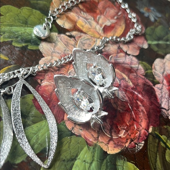 Silver Leaf Necklaces and clip-on earrings Set- Vintage Sarah Coventry - Picture 8 of 11